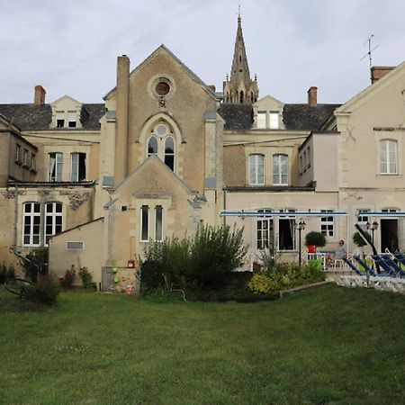 Logis Le Port Saint Aubin Hotel Morannes sur Sarthe-Daumeray ภายนอก รูปภาพ
