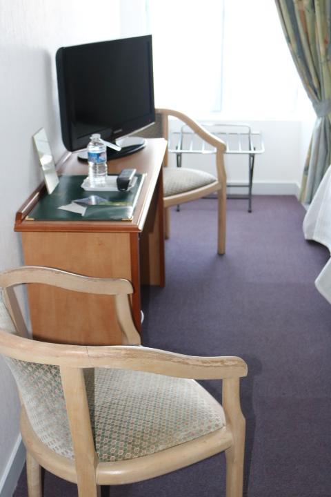Logis Le Port Saint Aubin Hotel Morannes sur Sarthe-Daumeray ภายนอก รูปภาพ