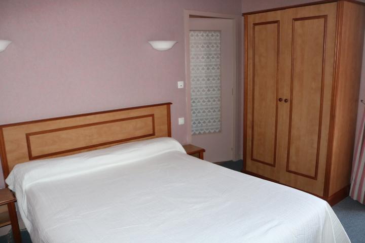 Logis Le Port Saint Aubin Hotel Morannes sur Sarthe-Daumeray ภายนอก รูปภาพ