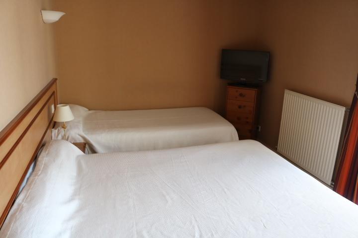 Logis Le Port Saint Aubin Hotel Morannes sur Sarthe-Daumeray ภายนอก รูปภาพ